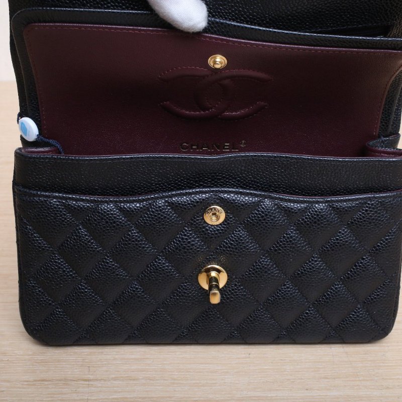 CHANEL CF口蓋包小號23黑色荔枝牛皮晶片開金扣菱格紋肩背包-3
