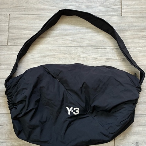 Y3 尼龍斜背包