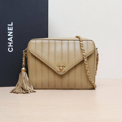 CHANEL 中古米金麂皮流蘇相機包米駝色羊皮3開金扣肩背包