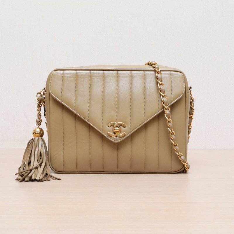 CHANEL 中古米金麂皮流蘇相機包米駝色羊皮3開金扣肩背包-1