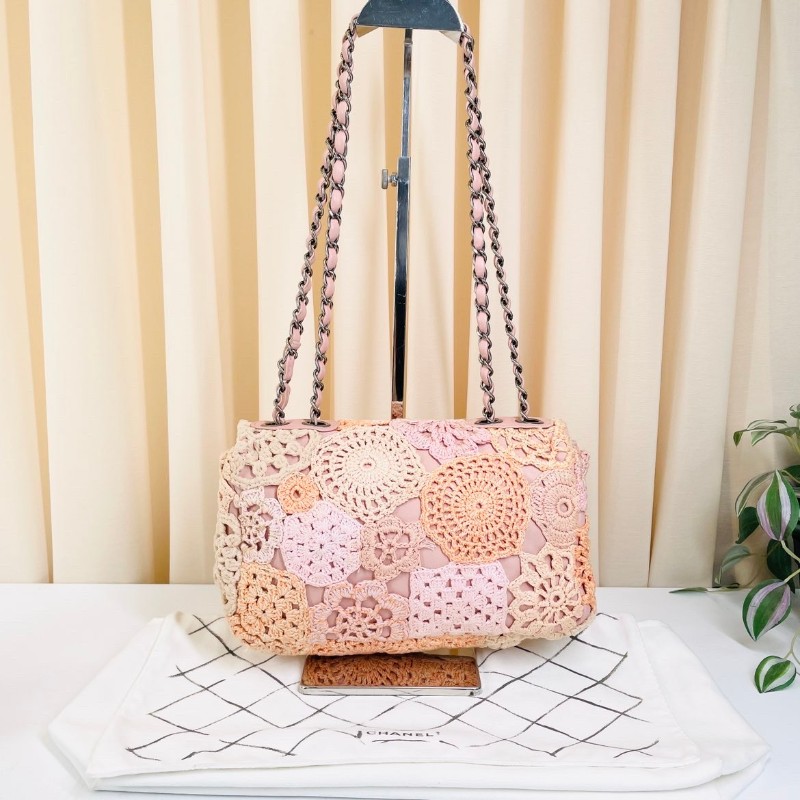 Chane CF中號 限量款蕾絲款 粉色小牛皮搭配彩色鉤花-1