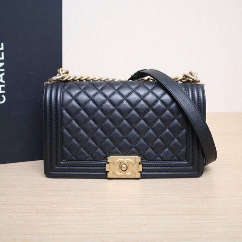 CHANEL Leboy中號25黑色羊皮28開金扣菱格紋肩背包