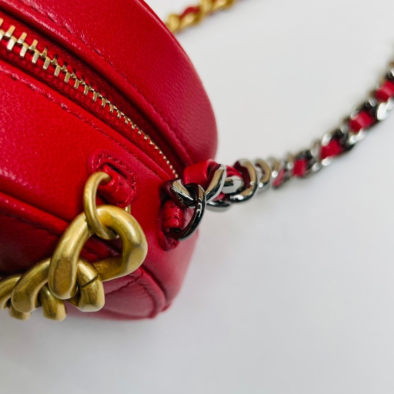 CHANEL 紅色 鴛鴦鏈條菱格紋拉鍊開合 小羊皮 圓餅包-9