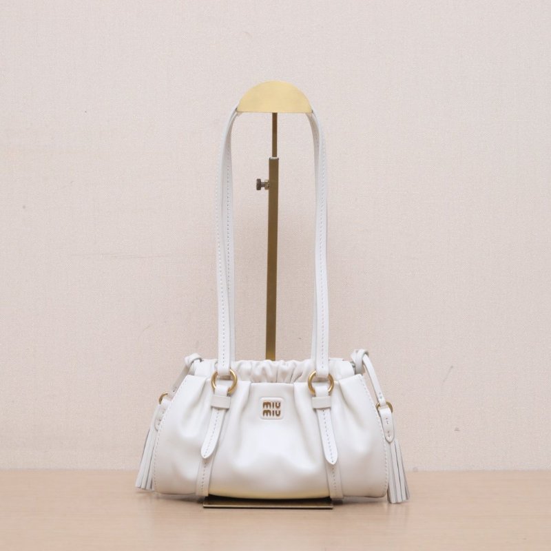 MIU MIU 白色羊皮金扣25SS新款miumiujoe迷你單肩包肩背包-1
