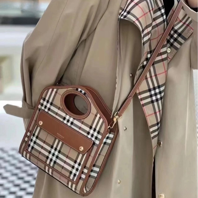 Burberry brown pocket bag-5