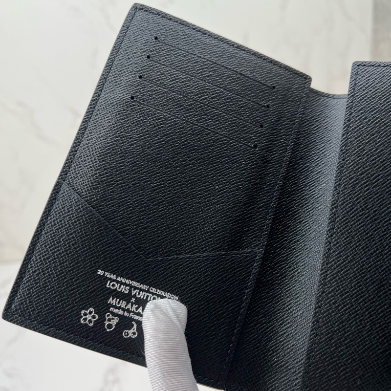 💗香緹國際精品💗 680 LV 村上隆 護照夾 極新 盒裝完整-2