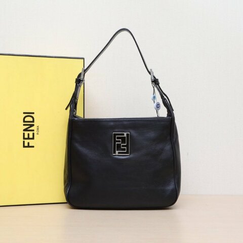 FENDI 黑色牛皮琺瑯扣fendi中古單肩包斜挎包肩背包