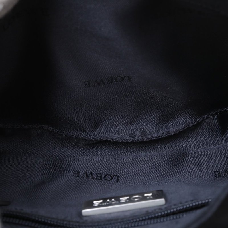 LOEWE 黑色緞面琺瑯扣中古腋下黑銀浮雕LOGO月亮包肩背包-2