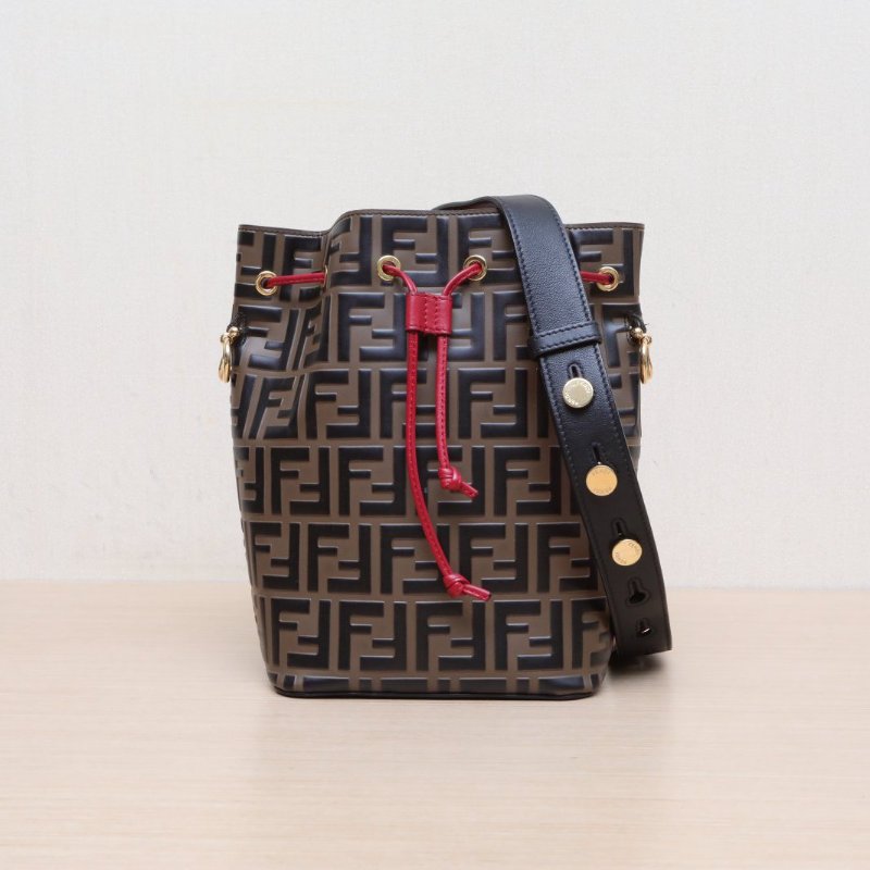 FENDI MONTRESOR小號水桶包老花牛皮金扣肩背包-1