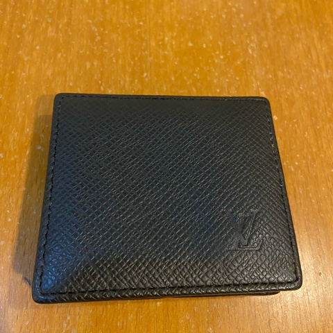 LV taiga零錢包(黑色)