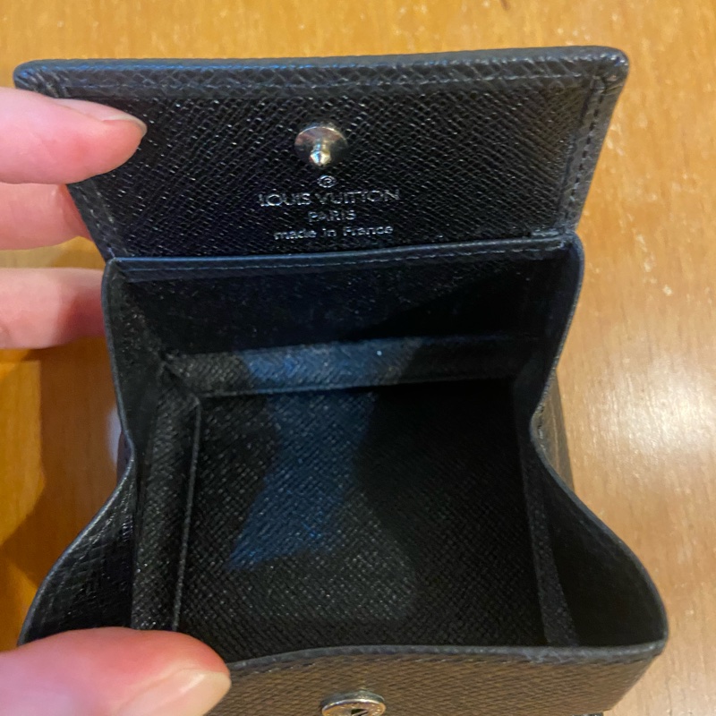 LV taiga零錢包（黑色）-11
