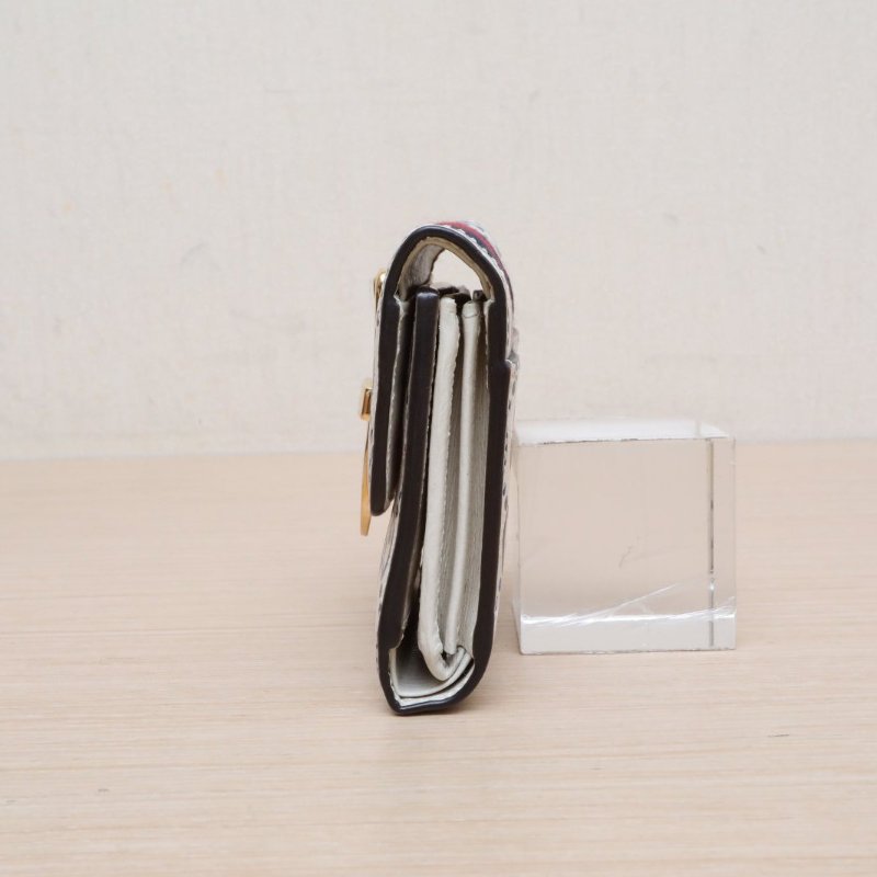 GUCCI 拼色牛皮紅藍編織愛心GGlogo金屬搭扣三折錢包白色肩背包-3