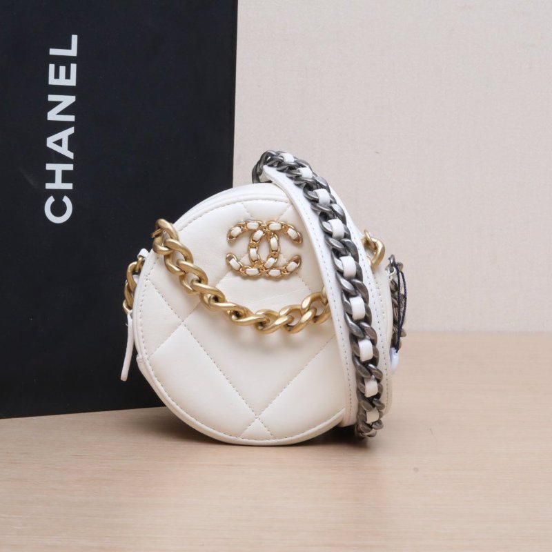 CHANEL 19BAG小圓餅包白色羊皮30開金銀扣肩背包-0