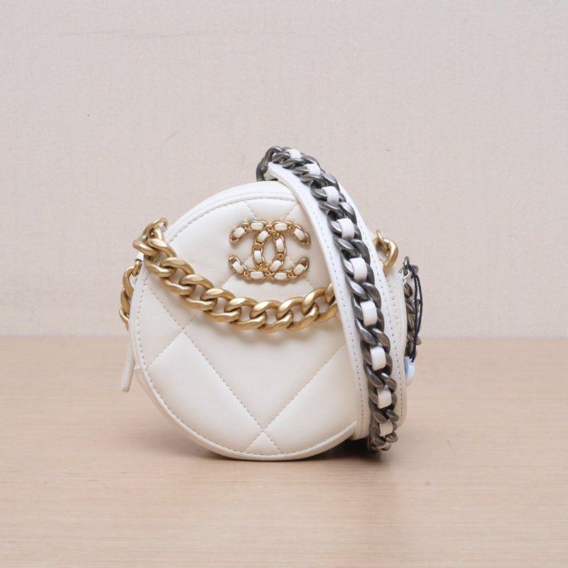 CHANEL 19BAG小圓餅包白色羊皮30開金銀扣肩背包-1