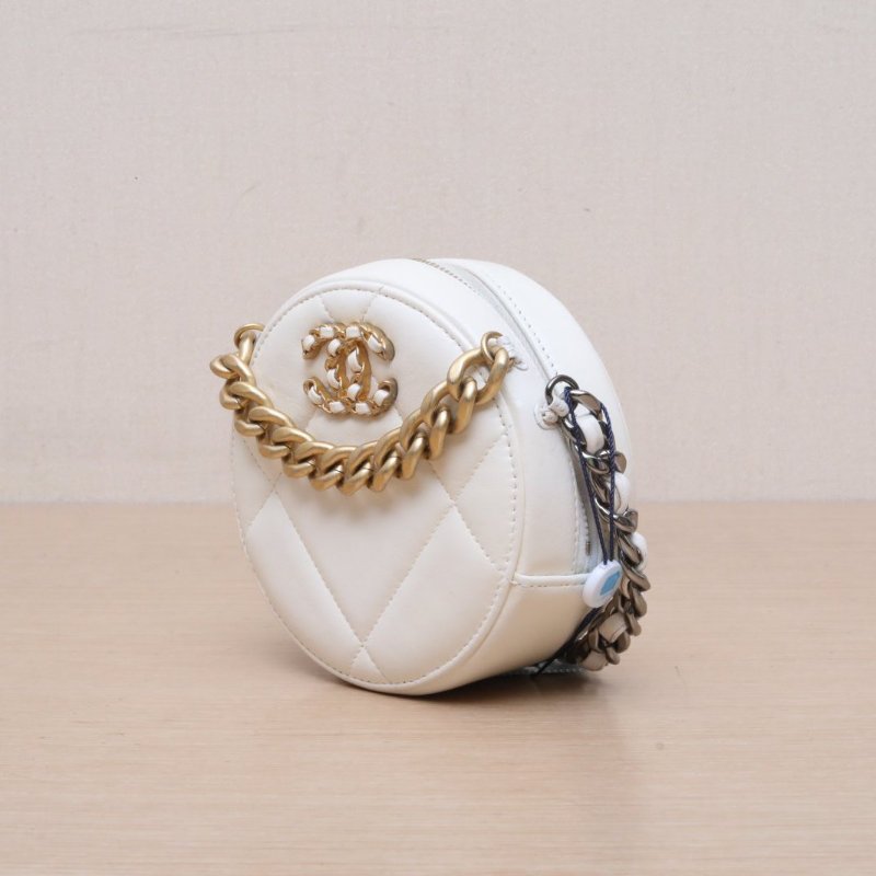 CHANEL 19BAG小圓餅包白色羊皮30開金銀扣肩背包-3
