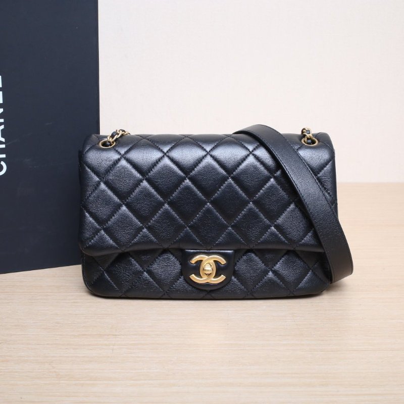 CHANEL 黑色羊皮晶片開金扣22p粗鏈條拼接CF口蓋包肩背包-0