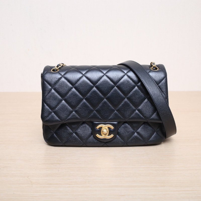 CHANEL 黑色羊皮晶片開金扣22p粗鏈條拼接CF口蓋包肩背包-1