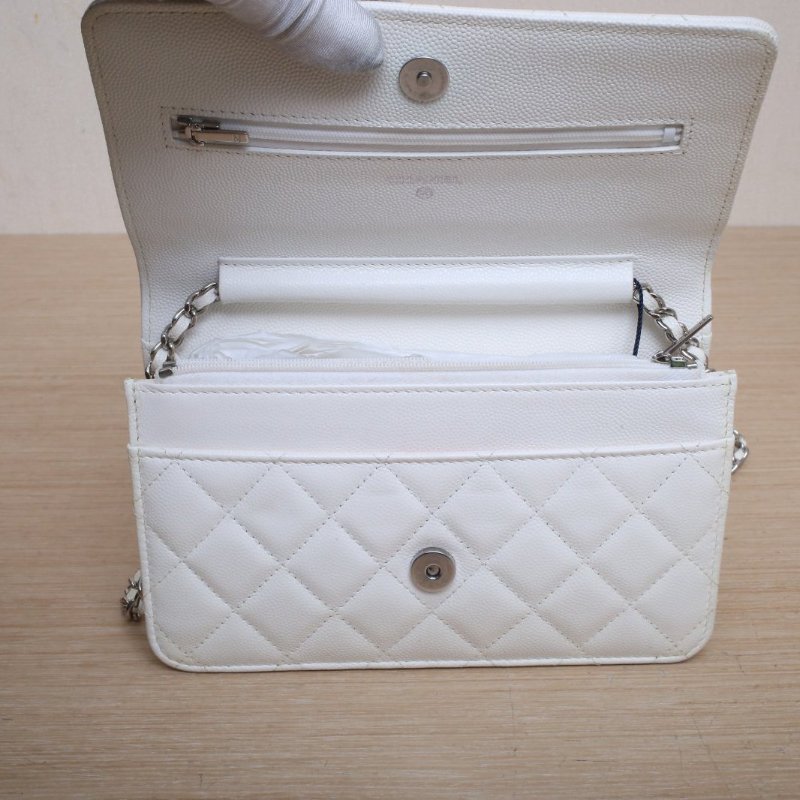 CHANEL CFWOC19白色荔枝牛皮晶片開銀扣肩背包-2