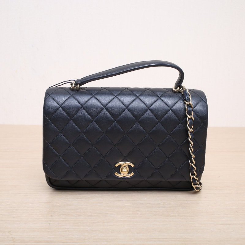 CHANEL 黑色羊皮25開金扣CF季節款風琴手提郵差包小號肩背包-1