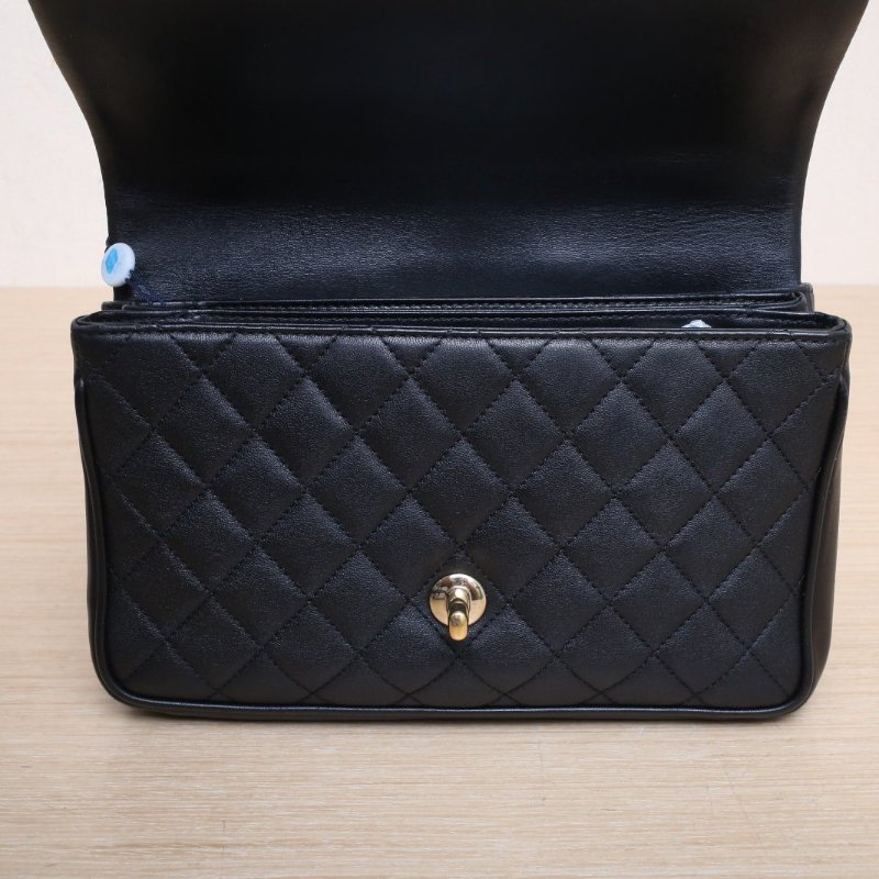 CHANEL 黑色羊皮25開金扣CF季節款風琴手提郵差包小號肩背包-3