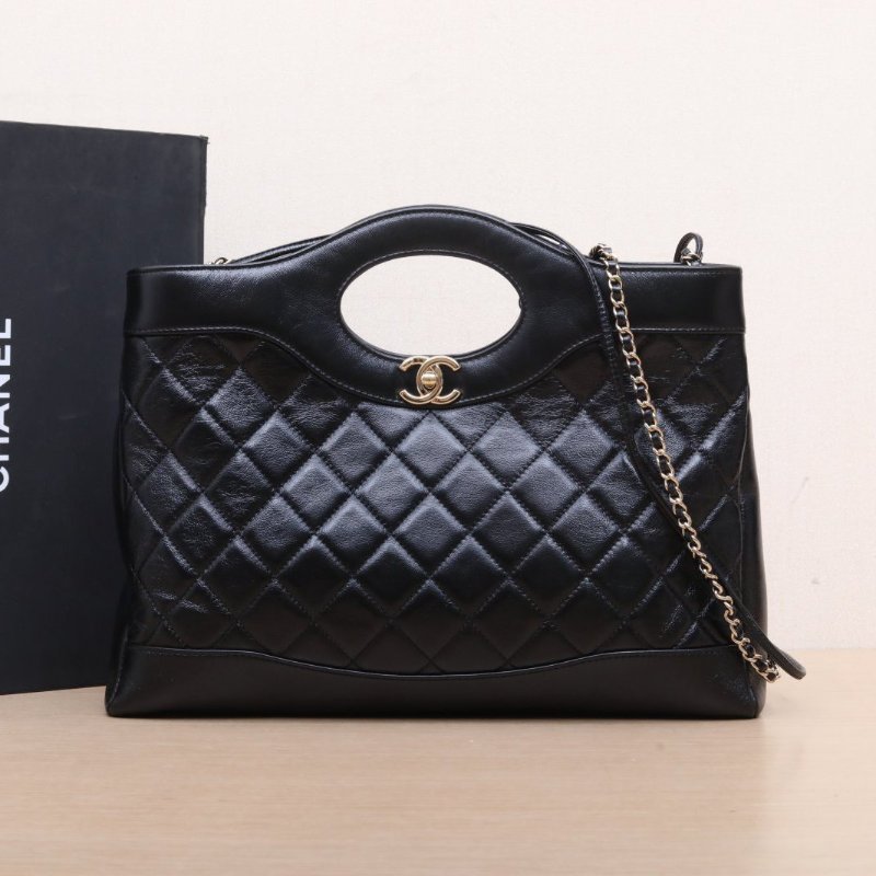 CHANEL 31Bag中號橫版36黑色羊皮晶片開金扣肩背包-0