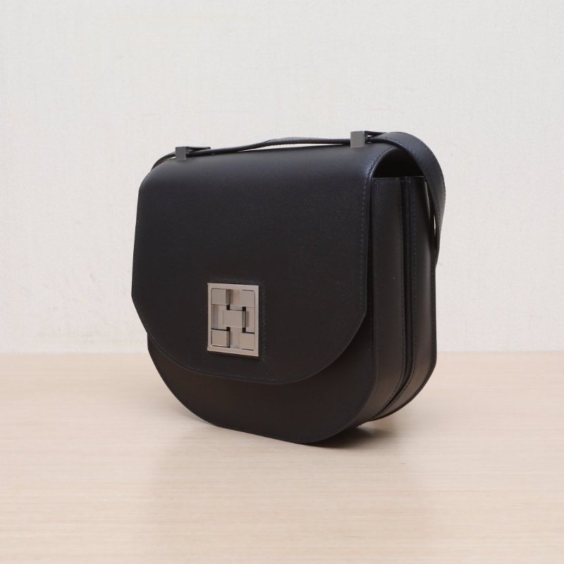 HERMES Mosaique馬賽克大號2189黑色MADAME皮D刻銀扣肩背包-4