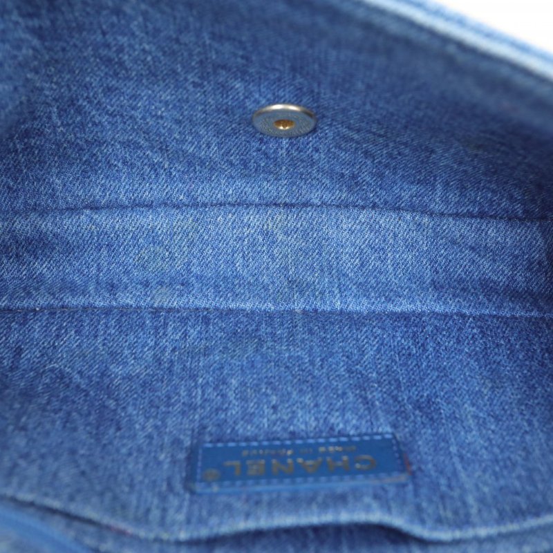 CHANEL 季節款牛仔羊羔毛CF秀款拼色牛仔28開淺金扣肩背包-2