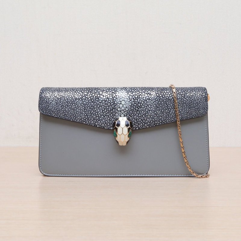 BVLGARI 銀色魚皮珍珠蛇頭包橫版單肩包肩背包-1