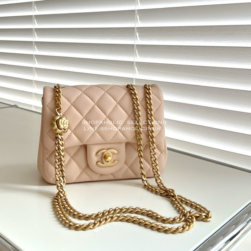 Chanel山茶花復古金調節鏈淺膚色羊皮方胖AS4040-1