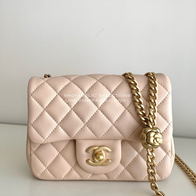 Chanel山茶花復古金調節鏈淺膚色羊皮方胖AS4040-5