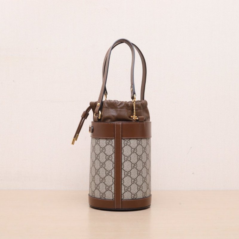 GUCCI Horsebit馬銜扣手提抽繩水桶包14烏木色PVC金扣肩背包-3