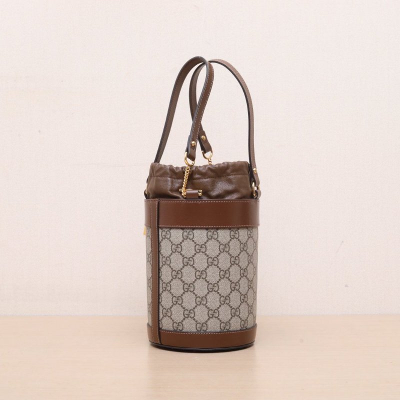 GUCCI Horsebit馬銜扣手提抽繩水桶包14烏木色PVC金扣肩背包-4