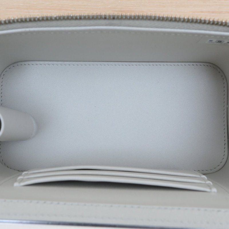 CHANEL 銀色荔枝牛皮鐳射標金扣24S長盒子化妝包帶鏡子16.5鳳梨扣肩背包-2