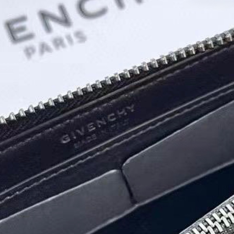 Givenchy long zipped wallet-4