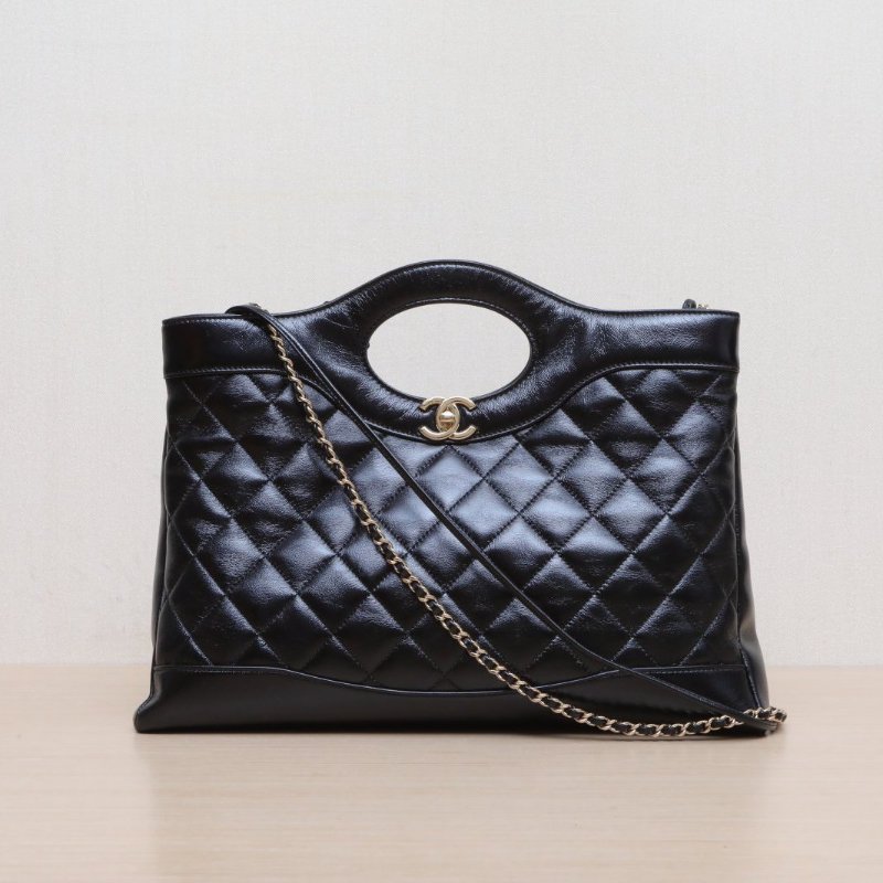 CHANEL 31Bag中號橫版36黑色羊皮晶片開金扣肩背包-1