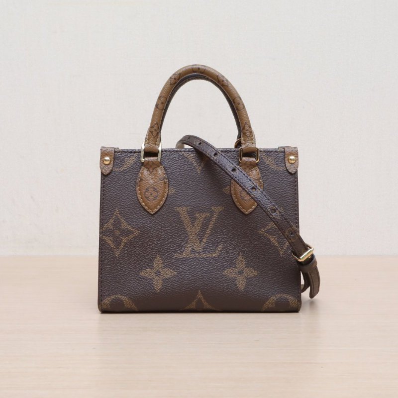 LOUIS VUITTON OnthegoBB18老花PVC晶片肩背包-1