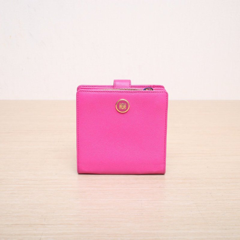 LOEWE 玫紅牛皮拉鏈翻折錢包肩背包-1