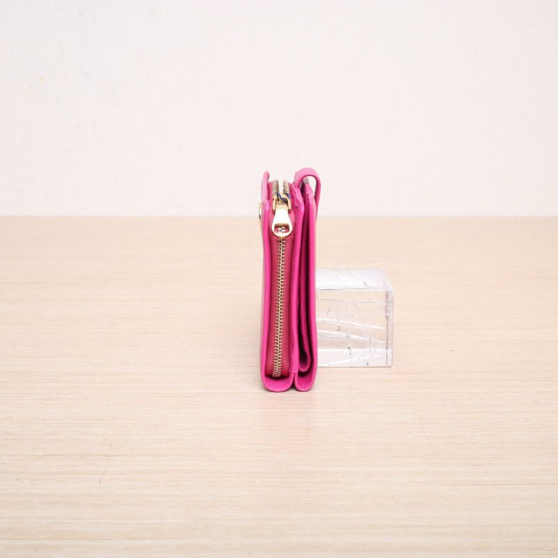 LOEWE 玫紅牛皮拉鏈翻折錢包肩背包-3