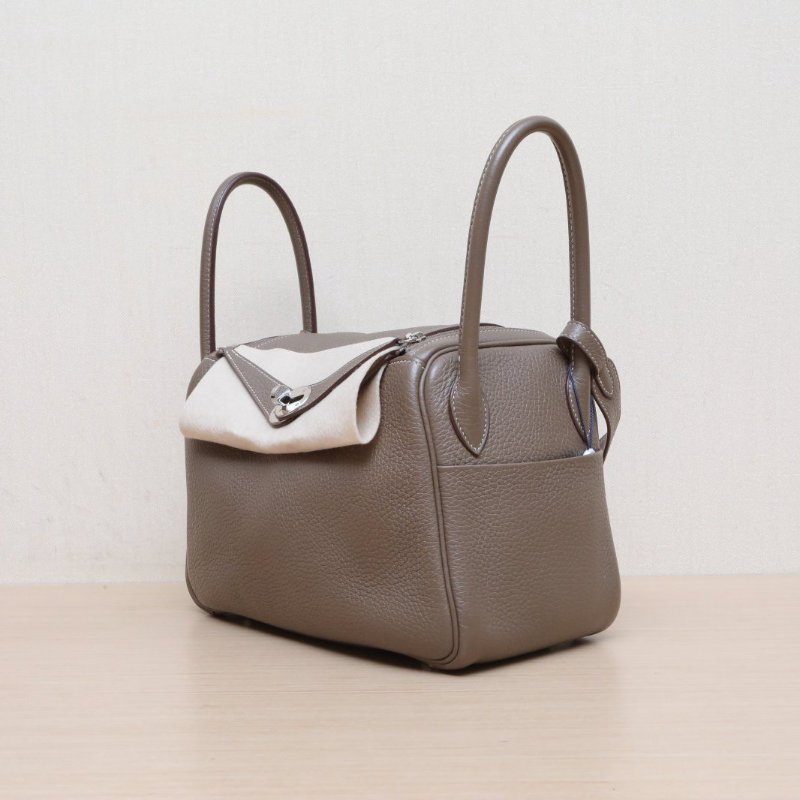 HERMES Lindy2618大象灰TC皮Z刻銀扣肩背包-4