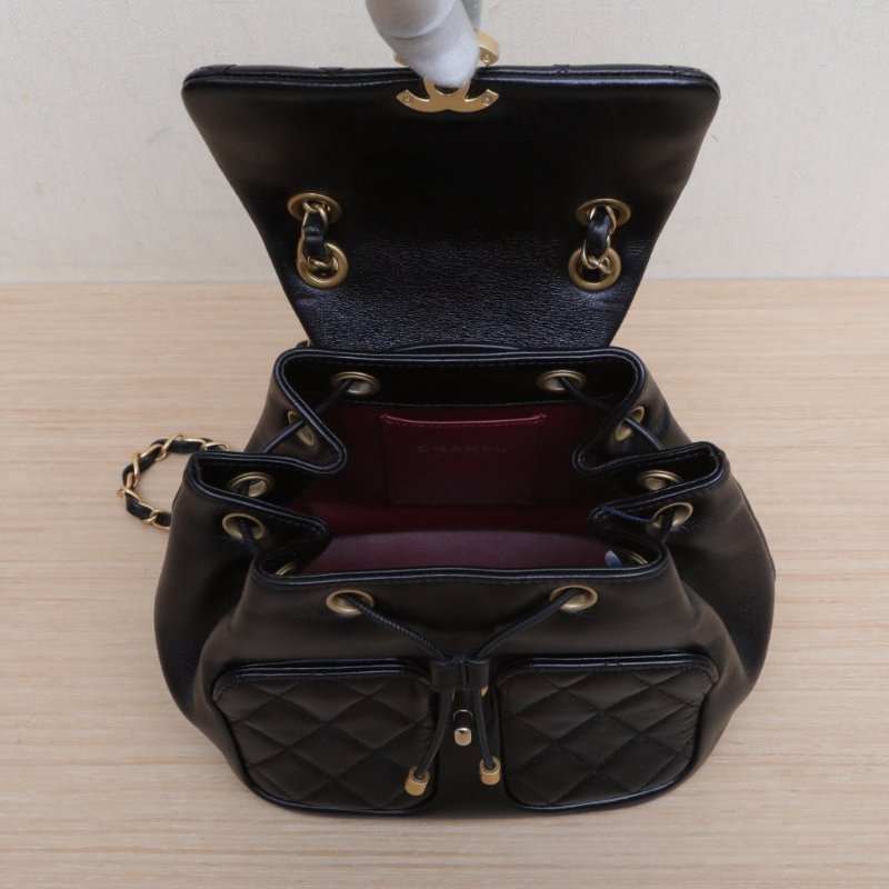 CHANEL 黑色羊皮晶片開金扣23k隱藏款經典菱格紋雙肩包肩背包-3