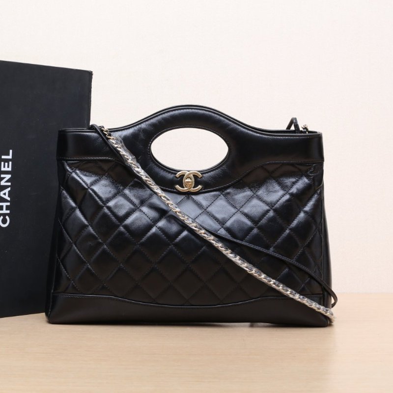 CHANEL 31Bag中號橫版36黑色羊皮晶片開金扣肩背包-0