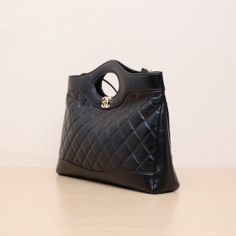 CHANEL 31Bag中號橫版36黑色羊皮晶片開金扣肩背包-4