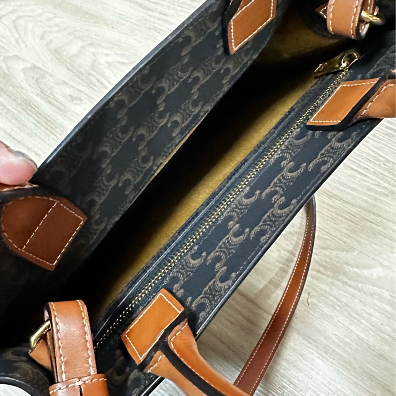 CELINE老花經典琴譜包A4 斜揹肩揹手提可、超新！-9