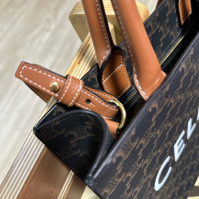 CELINE老花經典琴譜包A4 斜揹肩揹手提可、超新！-10