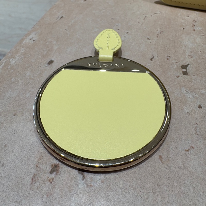 【春夏亮眼焦點】BVLGARI Serpenti Forever 小牛皮琺瑯蛇頭包|經典20cm尺寸|淡檸黃限量色|頂級質感義大利製精品-14