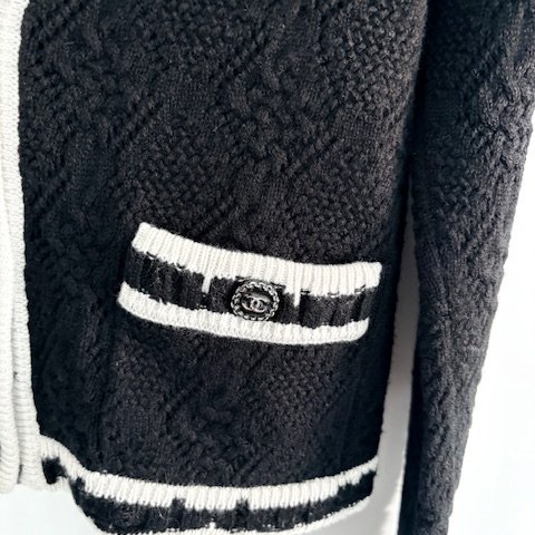 Chanel 22 C 早春渡假系列兩口袋開襟衫-6