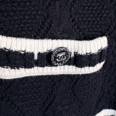 Chanel 22 C 早春渡假系列兩口袋開襟衫-20