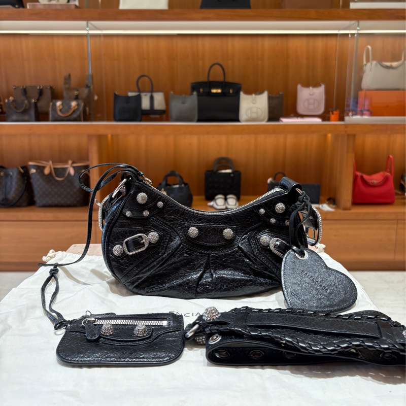 【潮流女神小廢包】Balenciaga XS Le Cagole 經典心型吊牌包｜鑽釦元素設計｜街拍必備 IT BAG｜台中市現貨-6