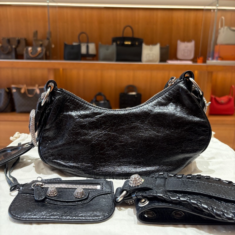 【潮流女神小廢包】Balenciaga XS Le Cagole 經典心型吊牌包｜鑽釦元素設計｜街拍必備 IT BAG｜台中市現貨-7