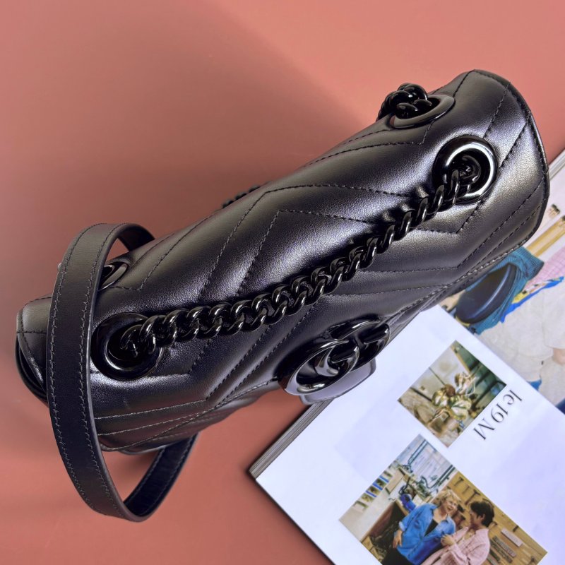 ::GUCCI:: 黑釦GG Marmont 黑色皮革肩背包 斜背包 小號22公分-3